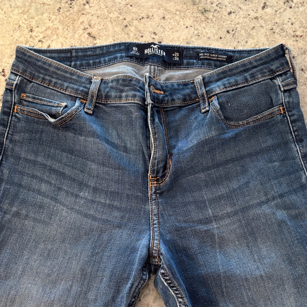 Hollister Women’s Blue Mid-Rise Skinny Jeans